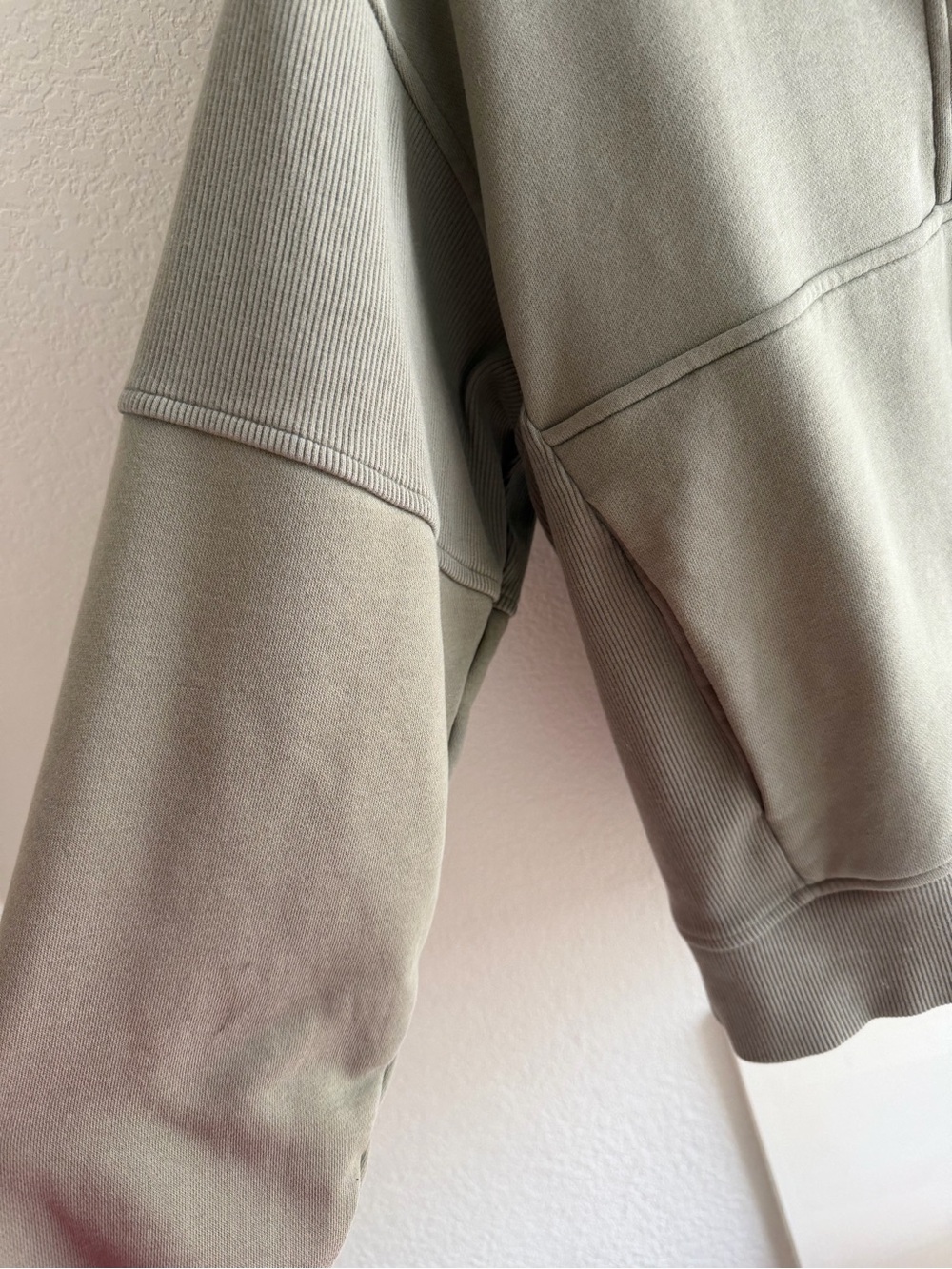 Vuori Sedona Half-Zip Rib Pullover - Olive Green-  small (pull tag removed) - Picture 3 of 7